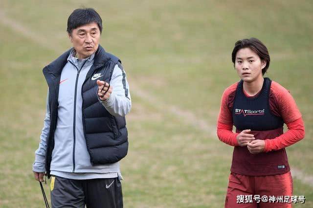 世界杯开赛在即 伊朗国足终获签证